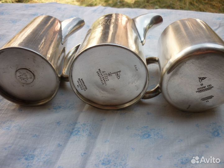 Старенькие молочники