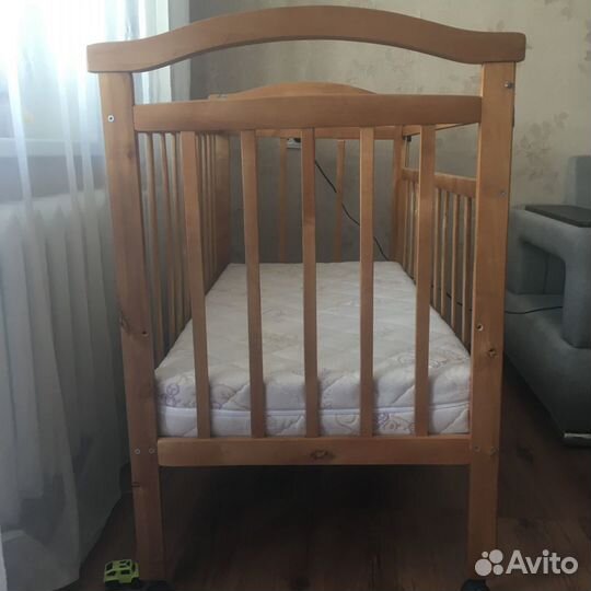 Продам детскую деревянную кроватку, без матраса