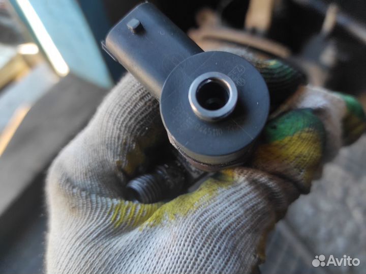 0445110279 bosch Форсунка дизельная электрическая