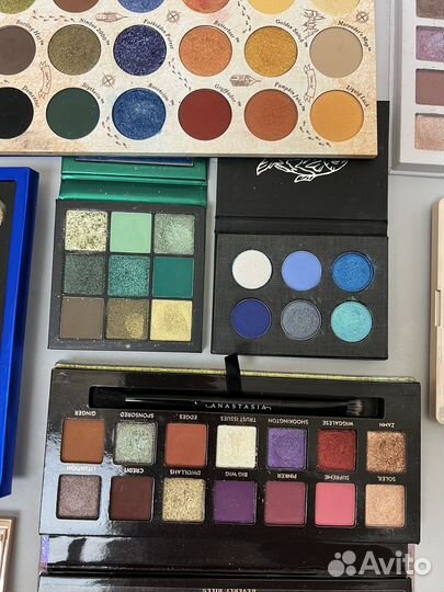 Палетки теней б/у