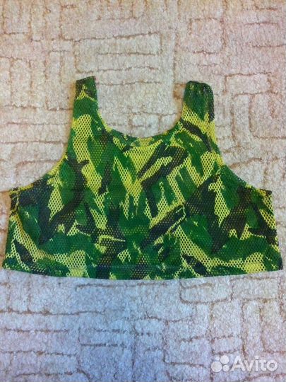 Штаны и топ защитного цвета на девочку