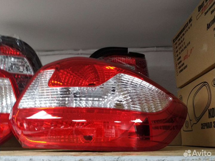 Фонари задние на гранту Лифтбек