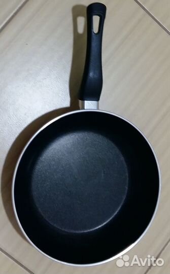 Сковородка с тефлоновым покрытием