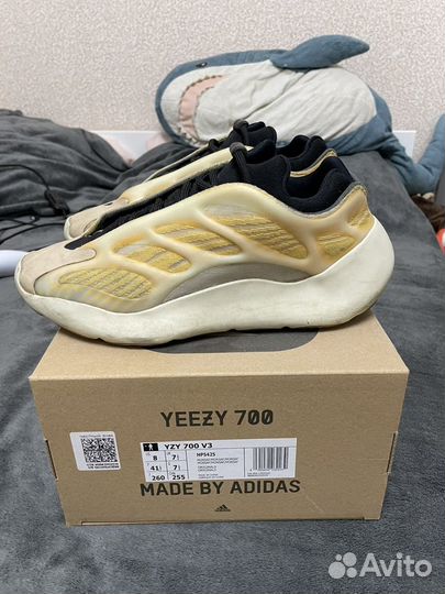 Adidas Yeezy boost 700 v3 “Mono Safflower”