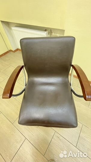 Стул для салона красоты