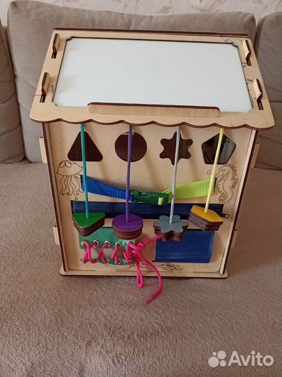 Бизиборд домик