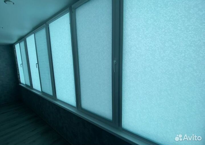 Рулонные шторы в коробе и с направляющими I3273