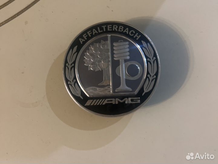 Колпачок ступицы диска mercedes AMG R22