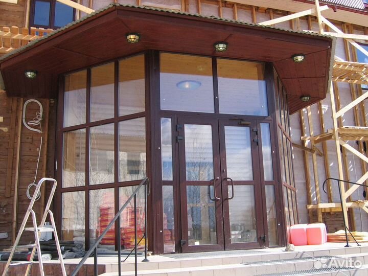 Двери пластиковые коричневые ламинированные