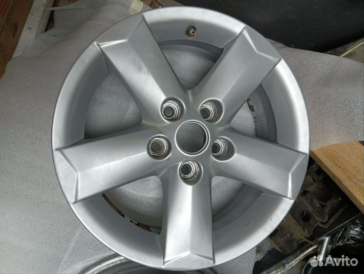 Диски на Nissan Juke R16