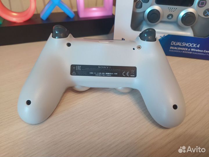 Джойстик PS4 серебро(новый)