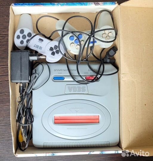 Портативная игровая приставка sega