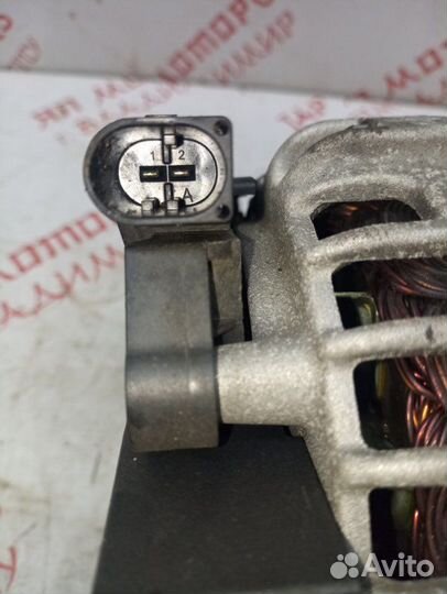 Генератор Volvo V40 хетчбек B5204T9 2014