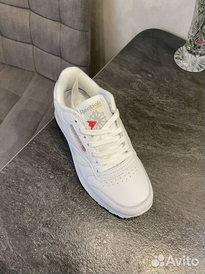 Кроссовки reebok женские