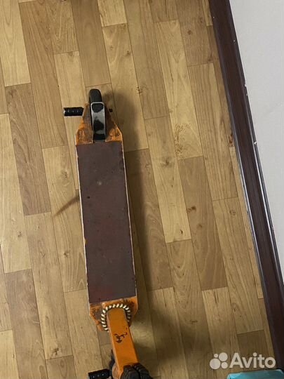 Два самоката