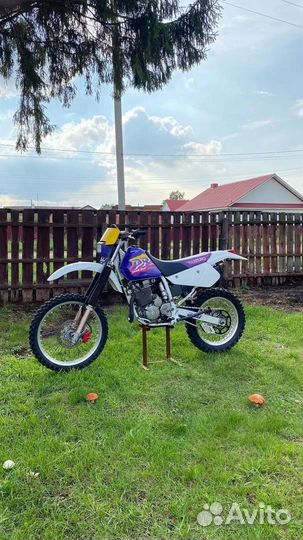 Suzuki DR - 250R