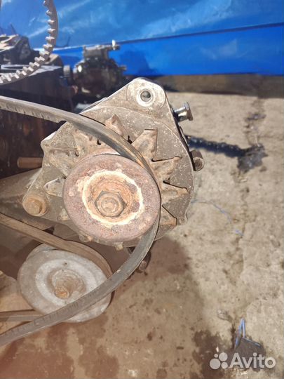 Генератор Nissan Largo VNW30 CD20