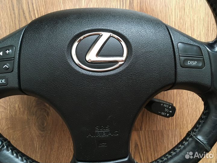 Руль с подушкой на Lexus IS250