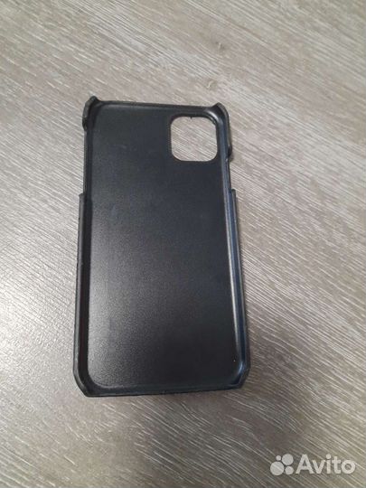 Чехол на iPhone 11