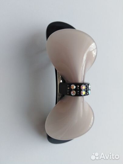 Заколки для волос