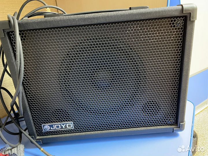 Гитарный комбоусилитель