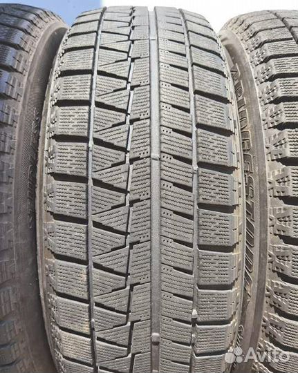 Bridgestone Blizzak Revo GZ 215/60 R17 96Q