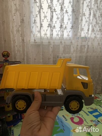 Игрушка грузовик
