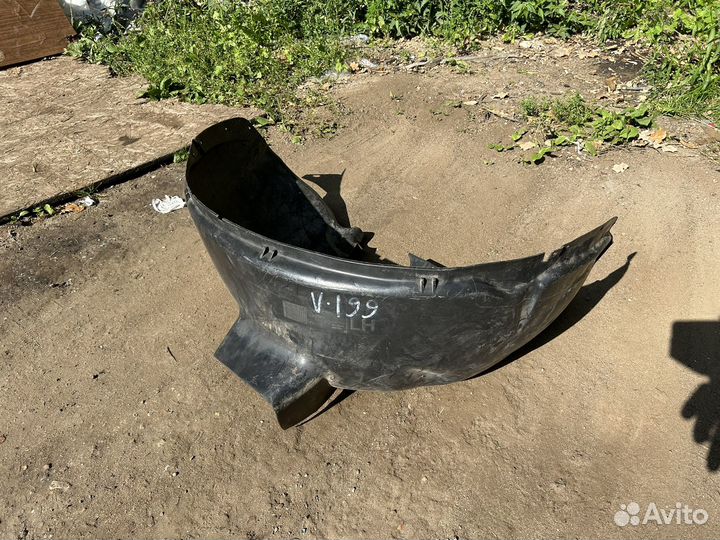 Volvo xc70 2 подкрылок левый передний