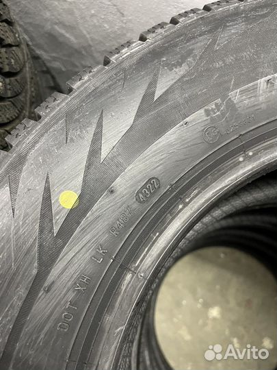 Pirelli Formula Ice 215/65 R16 98T