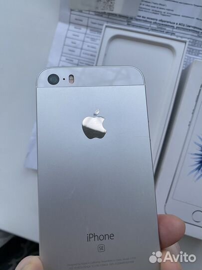 iPhone SE, 32 ГБ