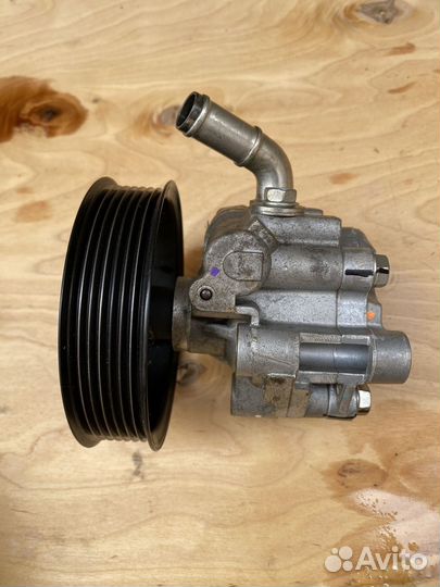 Насос гур toyota hilux 2.4 дизель 2GD-FTV