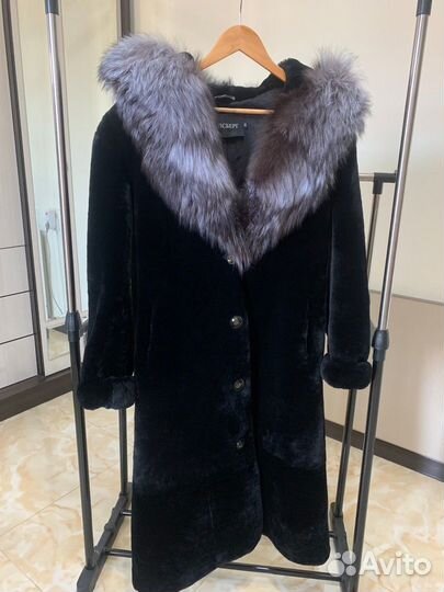 Шуба мутоновая с капюшоном