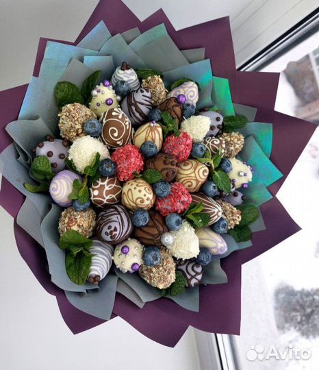 Клубничный букет с голубикой и мятой арт. 3283 в Х