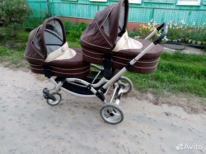 Коляска для двойни