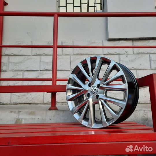 Литой диск 1010 R17 7.0 4*100 ET45 d60.1 Камрики