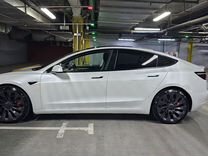 Tesla Model 3 AT, 2021, битый, 17 015 км, с пробегом, цена 4 600 000 руб.