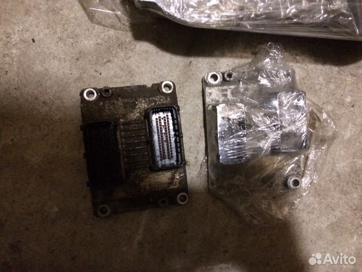 Блок управления двигателем Рено Меган 2