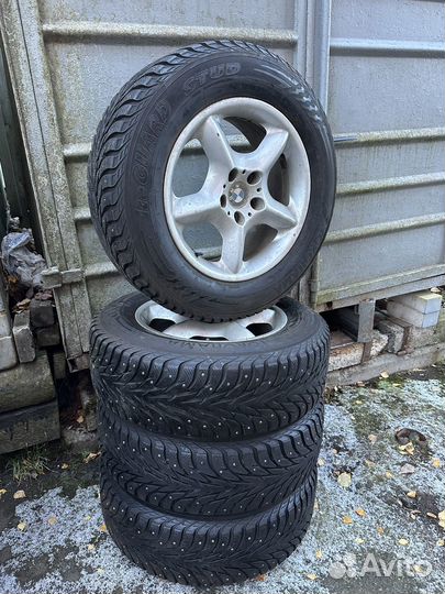 Yokohama 235 65 17на ориг дисках bmw