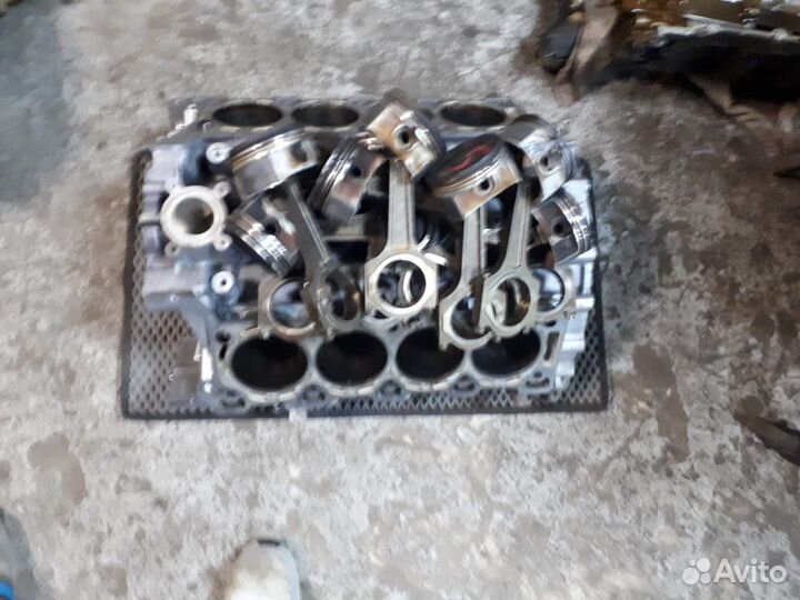 Двигатель в разборе