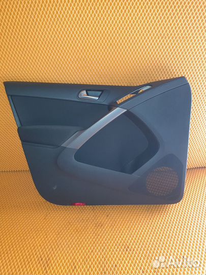 Обшивка двери передней левой Volkswagen Tiguan I