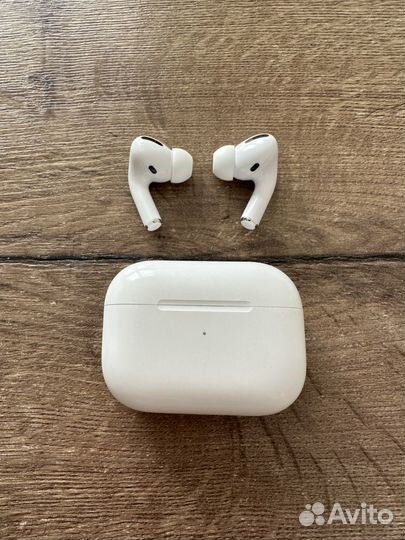 Наушники AirPods Pro