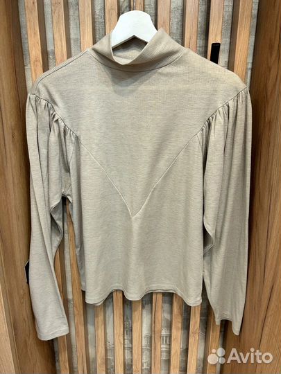 Кофта водолазка бежевая в рубчик mango