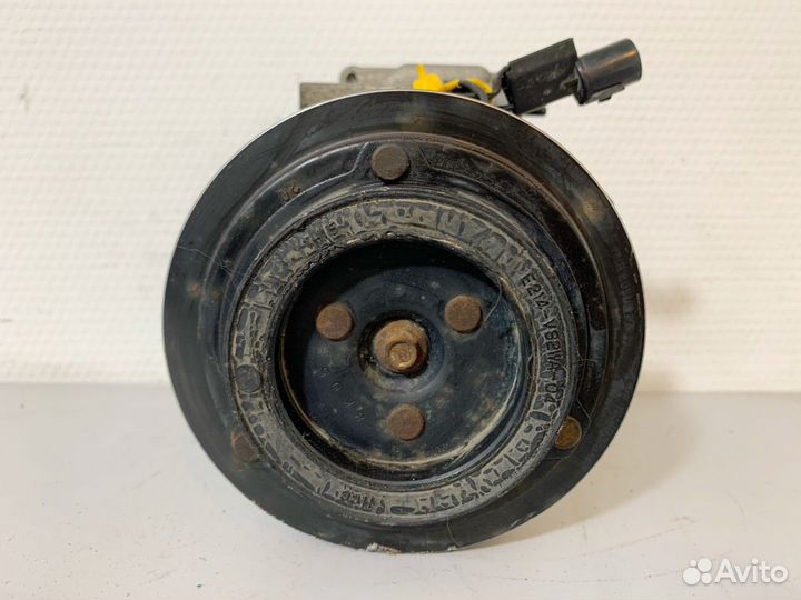 Компрессор системы кондиционирования Kia Magentis