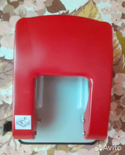 Дырокол, степлер, скобы