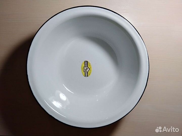 Эмалированая тарелка