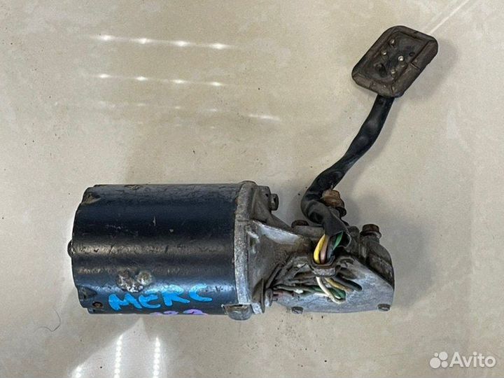 Мотор стеклоочистителя передний Mercedes-Benz W123