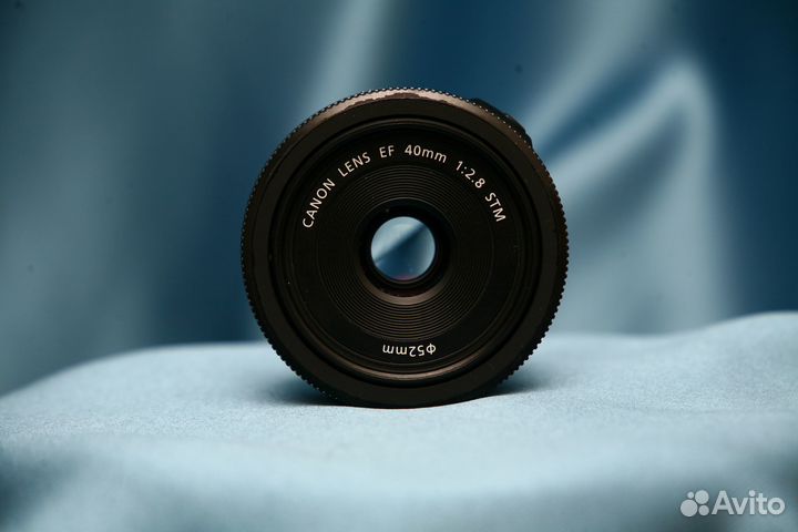 Canon EF 40mm f/2.8 STM