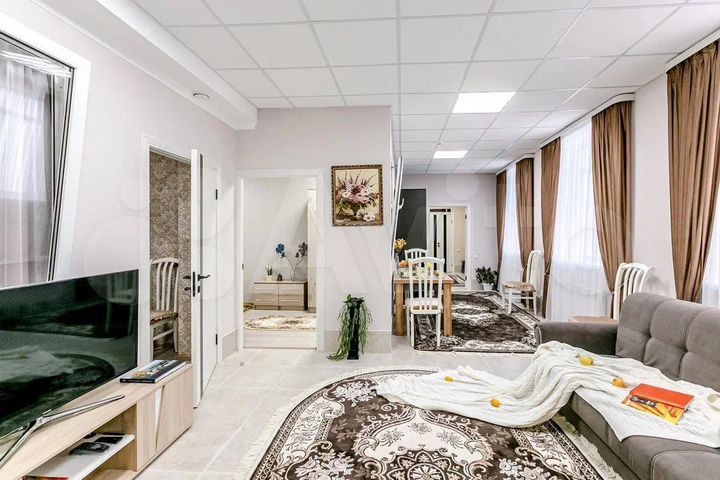 3-к. квартира, 80 м², 1/2 эт.