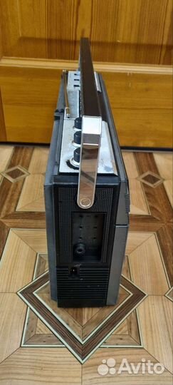 Неисправный магнитофон Philips 22AR510, 1981 год