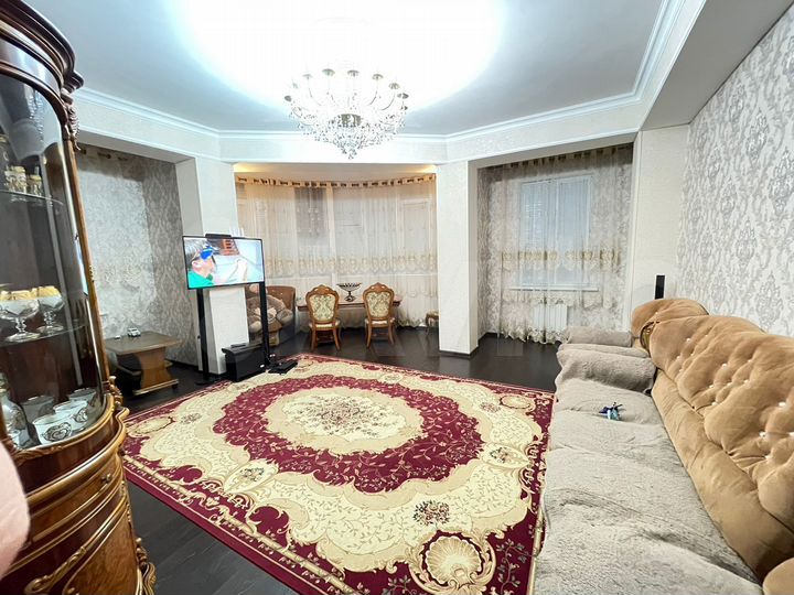 2-к. квартира, 80 м², 3/11 эт.